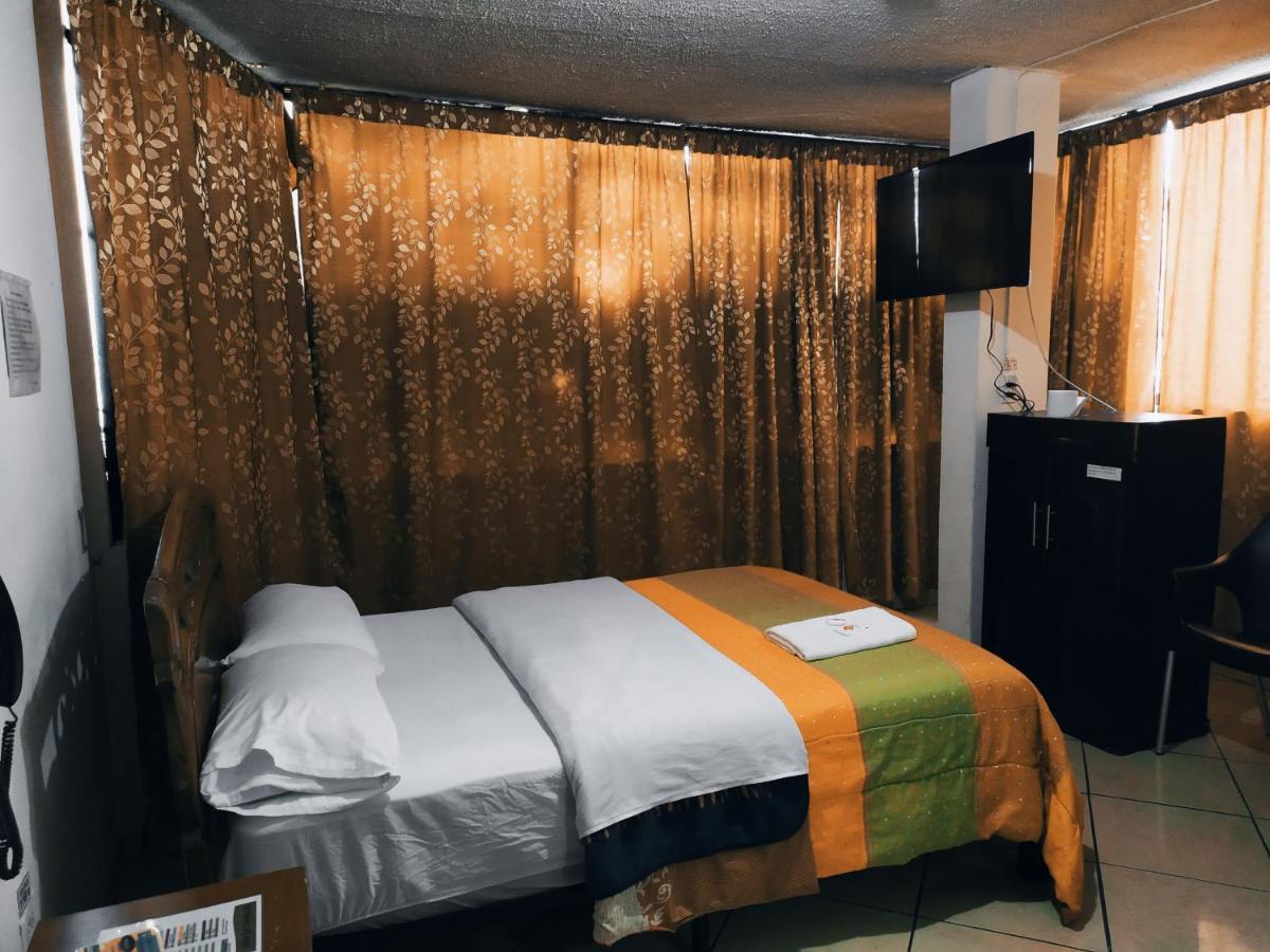 Hostal Ajavi Del Sur Quito Eksteriør billede